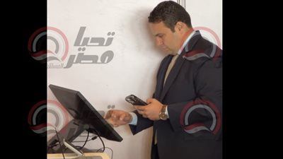 عبدالمنعم امام يدلي بصوته في انتخابات الهيئة العليا لحزب العدل.. فيديو - الخليج الان