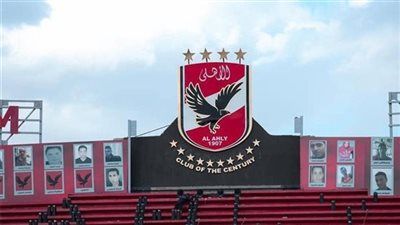 نجم الأهلي يطالب مجلس الأحمر بالتعاقد مع مدير تعاقدات بيراميدز - الخليج الان