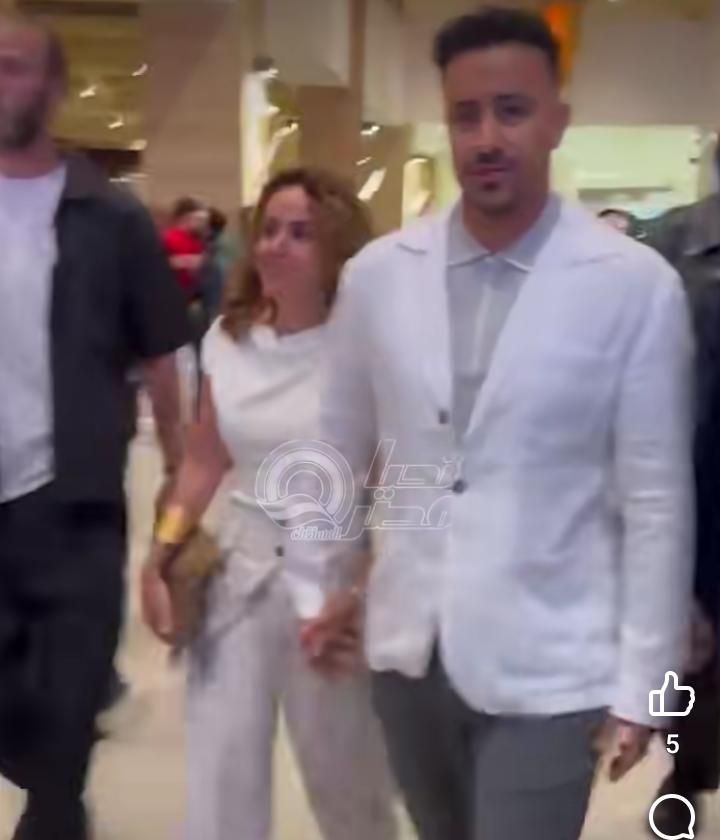 أحمد داود وعلا رشدي والمخرج محمد صادق.. توافد النجوم على العرض الخاص لـ فيلم إذما - الخليج الان