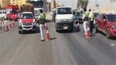 ضبط آلاف المخالفات وفحص السائقين للكشف عن المخدرات في حملات مرورية مكثفة بالطرق والمحاور - الخليج الان