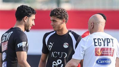 قبل مواجهة روسيا.. انضمام عمر مرموش وحمزة عبد الكريم لمعسكر منتخب مصر - الخليج الان