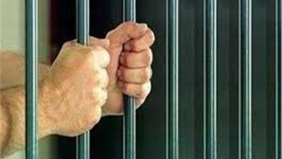 حبس متهمين انتحلا صفة موظفي بنك واستوليا على أموال مواطنين بالمنيا - الخليج الان