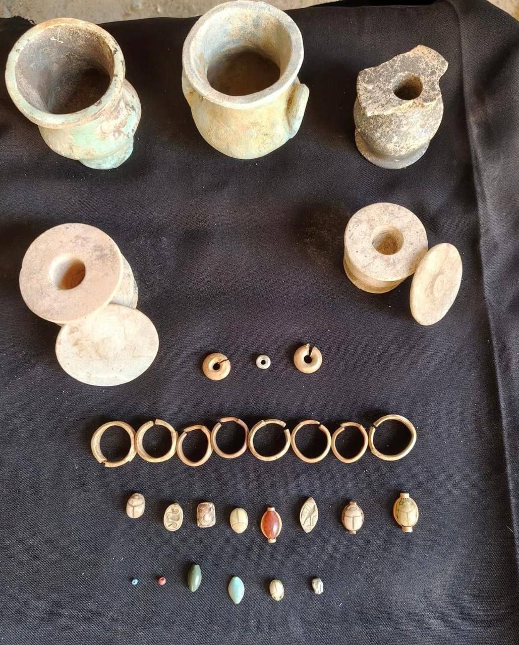 أول أثاث جنائزي شبه متكامل.. كشف أثري مهم بموقع مقبرة “بانحسي” بمنطقة آثار المطرية  - الخليج الان