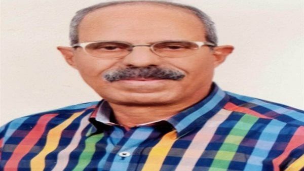 بيدور على شغل والظروف ضاقت بيه.. وزيرة الثقافة تلتقي بالمترجم سمير عبدربه لحل أزمته - الخليج الان