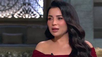 مي عز الدين: عادل إمام طلب يكرمني في بيته وغيرت ورق فيلم أيظن - الخليج الان