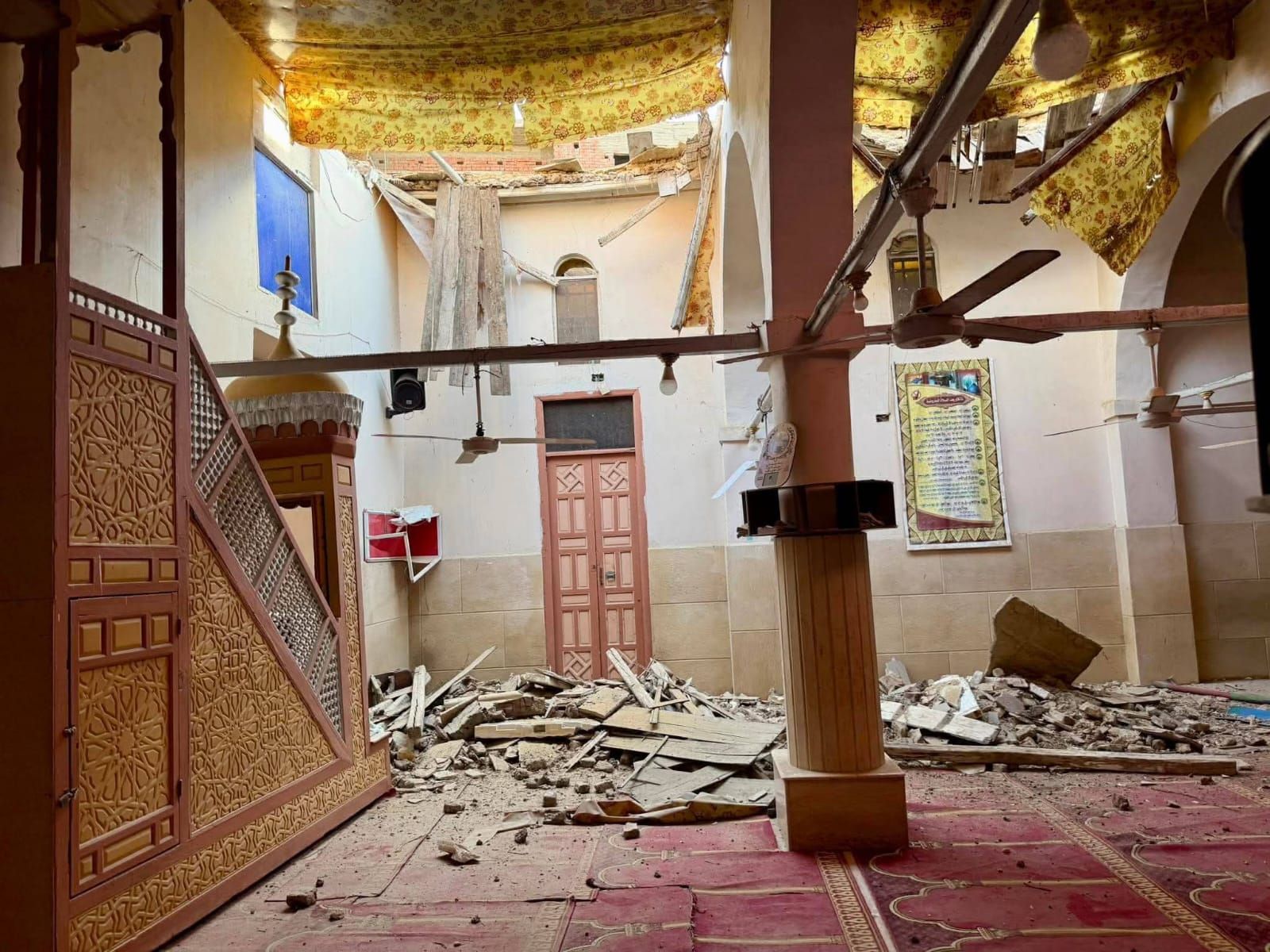 بعد سقوط جزء من سقفه.. إغلاق مسجد السيدة مؤنسة باللاهون حفاظًا على أرواح المصلين - الخليج الان
