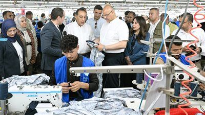 رئيس الوزراء يفتتح التوسعات الجديدة بمشروع "شاهينلر إيجيبت 2" لصناعة الملابس الجاهزة ببرج العرب الجديدة - الخليج الان