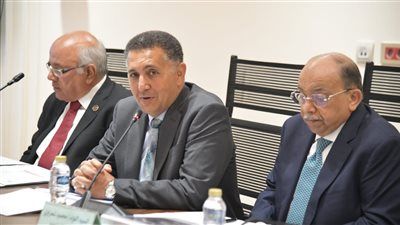 الإدارة المحلية بالنواب تناقش تدهور منظومة النظافة بشبرا الخيمة وإجراءات صارمة ضد الشركات المتقاعسة - الخليج الان