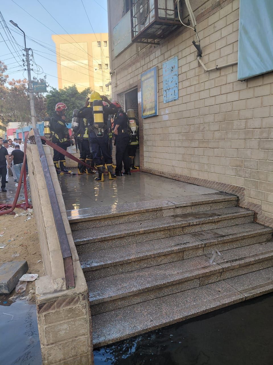 من بينهم 6 سيدات.. أسماء مصابي حريق عيادة الأشعة داخل مستشفى كيمان فارس - الخليج الان