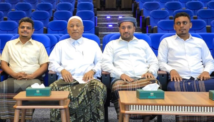 الشيخ العكبري يزور مجموعة المحضار ويشيد بإسهاماتها التنموية والتعليمية