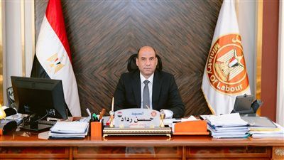 وزارة العمل تنجح في توفير وثيقة تأمين طبية واجتماعية حصرية للمصريين العاملين بلبنان - الخليج الان
