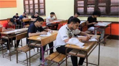 امتحانات الثانوية العامة 2026.. الطلاب يؤدون اليوم امتحان اللغة الأجنبية الثانية والاقتصاد والإحصاء خارج المجموع - الخليج الان