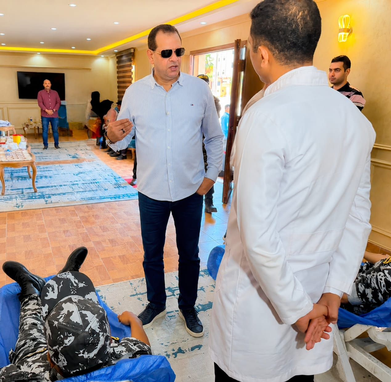 الدور المجتمعي في أبهى صوره.. مديرية أمن الفيوم تنظم حملة للتبرع بالدم بقيادة اللواء أحمد عزت - الخليج الان