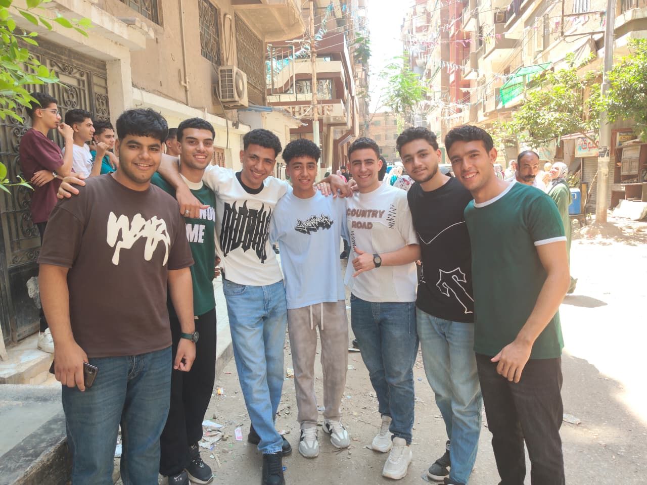 فرحة طلاب الثانوية العامة بعد أداء امتحان الفرنساوي بالشرقية - الخليج الان
