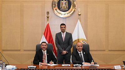 وزير الصناعة يشهد توقيع بروتوكول استراتيجي لتعزيز الابتكار الهندسي وتأهيل جيل من مهندسي السيارات - الخليج الان