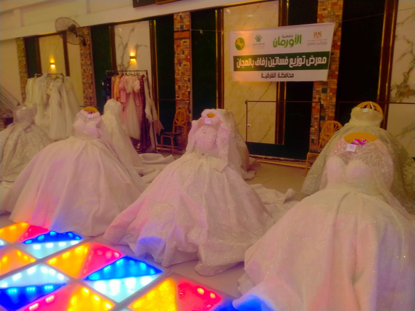 تنظيم معرض خاص لتوزيع فساتين الزفاف لدعم زواج الفتيات اليتيمات بالشرقية - الخليج الان