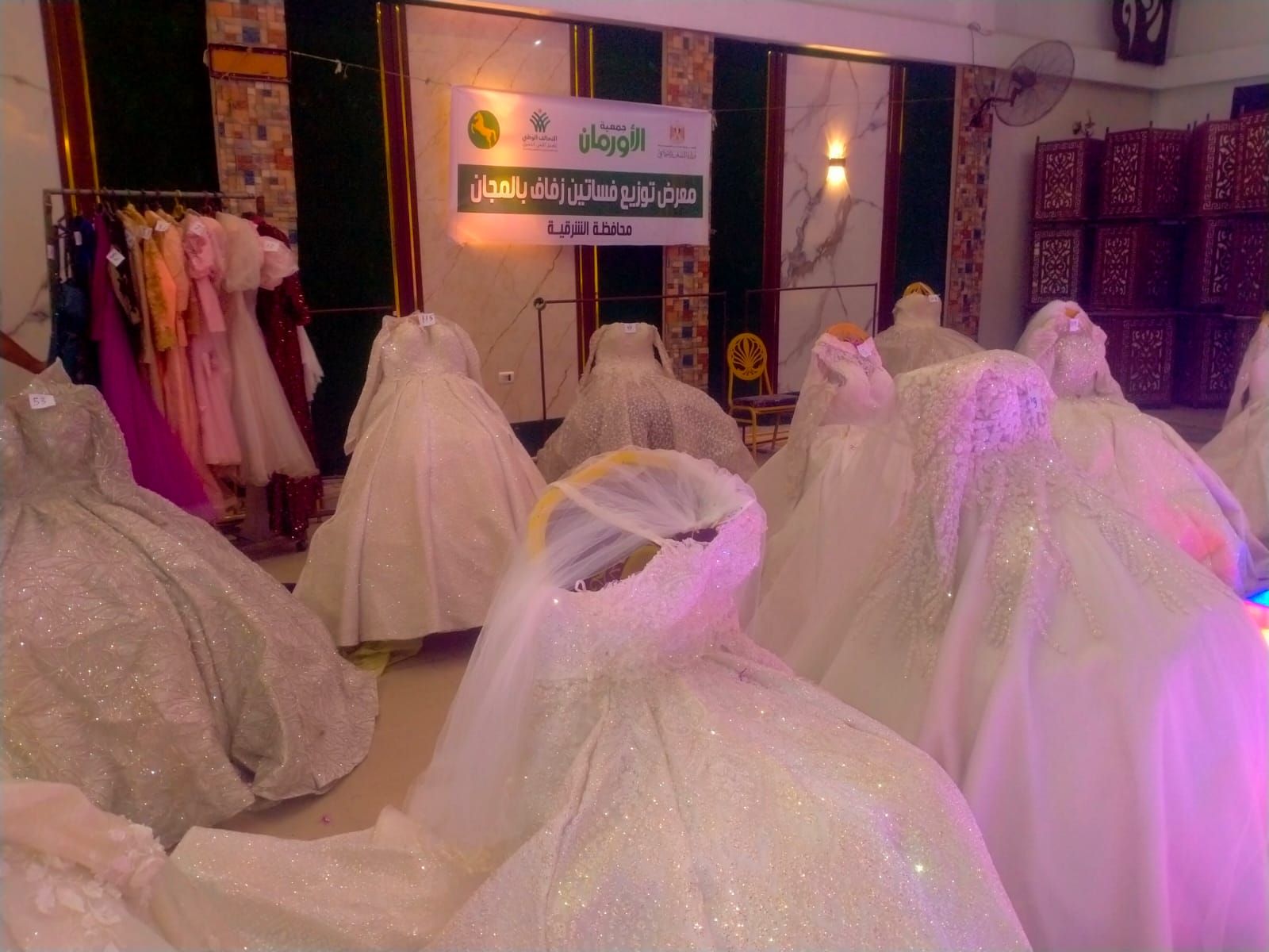 تنظيم معرض خاص لتوزيع فساتين الزفاف لدعم زواج الفتيات اليتيمات بالشرقية - الخليج الان