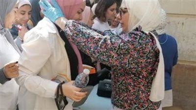 «بعد الجدل داخل اللجان»..ضوابط جديدة لاستخدام السماعات الطبية لطلاب الثانوية العامة - الخليج الان