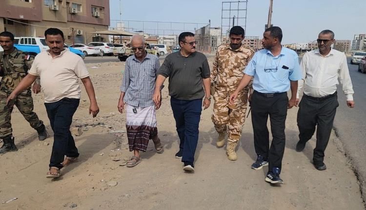 مدير عام البريقة يدشن مشروع تحسين المساحة الترابية بمدينة إنماء الجديدة