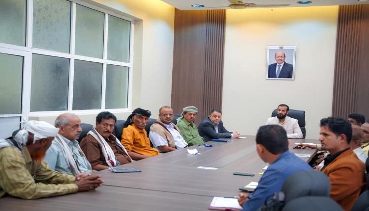 محافظ أبين يلتقي المجلس المحلي ويشدد على أهمية دوره في المرحلة الراهنة
