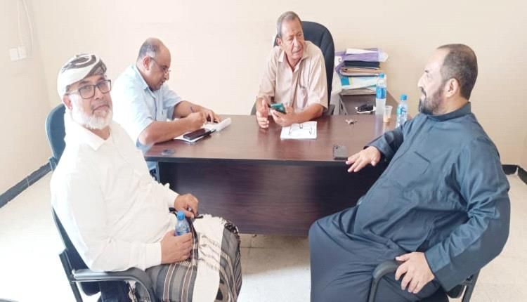 بحث آلية التنسيق المشترك بين الغرفة التجارية الصناعية ومكتب الصناعة والتجارة بلحج