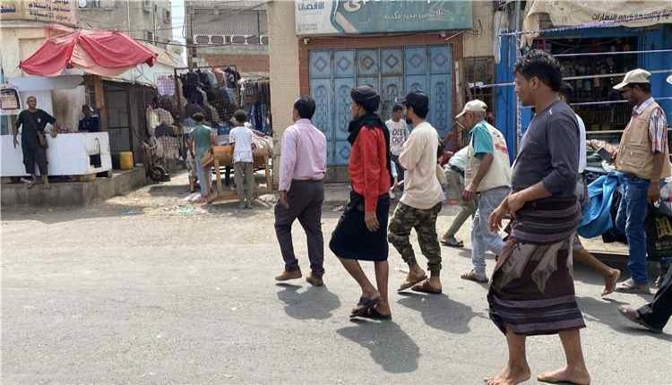 بإشراف مباشر من مدير عام المديرية.. السلطة المحلية بخورمكسر تنفذ حملة لإزالة العوائق من شارع الثقافة
