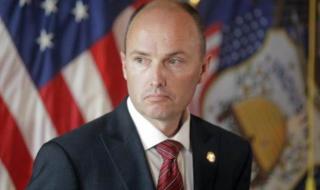 لمكافحة حالة الطوارئ بسبب الجفاف.. حاكم ولاية أمريكية يدعو المواطنين لصلاة الاستسقاء