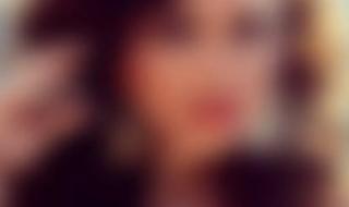 شوف دلوقتي :أجمل مذيعة في قناة «الحدث» تنهار على الهواء وتصرخ بهيستيرية من شدة الالم : زوجي يطفي السجائر في جسدي ..ويجبرني بالقيام بهذا الشي الشنيع في الحمام.. ويشعل النيران ليقتلني ..