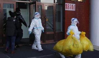 بسبب فحوص كوفيد.. الصين تواجه تراكم كمية هائلة من النفايات الطبية