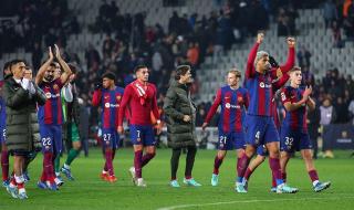 نجم برشلونة يرد على اتهامه بالاحتفال بإقالة تشافي