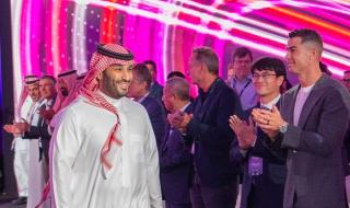 تحية لافتة من رونالدو لمحمد بن سلمان في نهائي النصر والهلال (فيديو)