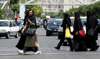 في مناظرتهم الثالثة.. مرشحو رئاسة إيران يغازلون النساء لكسب أصواتهن