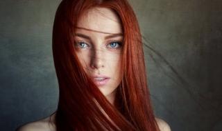 تعالي أقولك إزاي تصبغي شعرك في بيتك باللون الأحمر العنابي زي الكوافير بدون مواد كيميائية