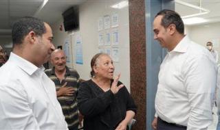 من أسوان إلى الإسماعيلية.. رئيس هيئة الرعاية الصحية يواصل جولاته المفاجئة لمتابعة جودة الخدمات الطبية - الخليج الان