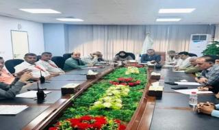 مطار عدن الدولي يعقد اجتماعًا مع شركات الطيران لتعزيز سلامة التشغيل وتسهيل الخدمات