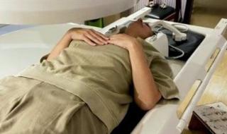 ملوش علاج.. إصابة المذيعة منى عراقي بمرض مناعي نادر| فما القصة - الخليج الان