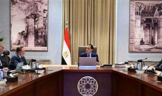 رئيس الوزراء يتابع توافر الاحتياطي الإستراتيجي من المنتجات البترولية وموقف سداد مستحقات الشركاء الأجانب - الخليج الان