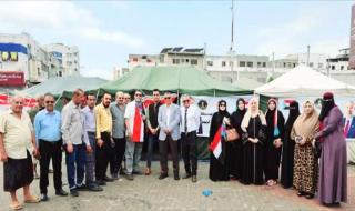 وزارة لتربية والتعليم تجدد العهد للرئيس الزُبيدي من قلب ساحات الاعتصام