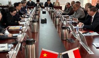 الكهرباء: تعزيز التعاون مع الشركاء لتنويع مصادر توليد الكهرباء واستراتيجية الطاقة النظيفة والتحول الطاقى وتوطين التكنولوجيا - الخليج الان