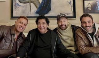 ضحكة من القلب.. أحدث ظهور للكينج محمد منير مع فرقة واما - الخليج الان