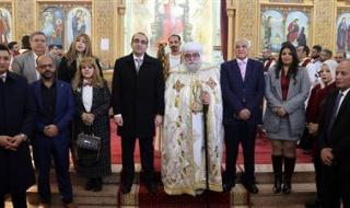 نيابةً عن محافظ الإسماعيلية.. نائب المحافظ يشهد قداس عيد الميلاد المجيد بمطرانية الأقباط الأرثوذكس بالشيخ زايد - الخليج الان