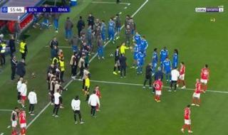 بنفيكا ضد الريال.. إيقاف مباراة ريال مدريد وبنفيكا بسبب العنصرية ضد فينيسيوس جونيور - الخليج الان