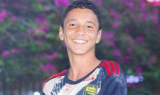 وفاة معتصم زكريا لاعب ناشئين عمال المنصورة أثناء توزيع وجبات إفطار الصائمين - الخليج الان