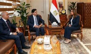 ضياء الدين دواد ونادر الداجن ينقلون مطالب المواطنين لوزيرة التنمية المحلية - الخليج الان