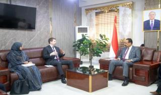 وزير الأشغال يبحث مع مكتب المبعوث الأممي دعم مشاريع الطرق والبنية التحتية في المحافظات المحررة