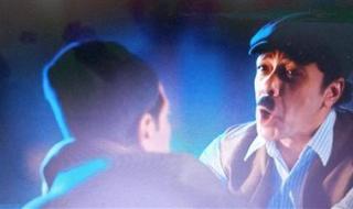 مسلسل النص التاني الحلقة 14.. حمزة العيلي ينقذ أحمد أمين من الموت| فيديو - الخليج الان