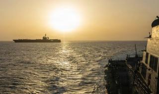 البحرية الأمريكية تحتجز سفينة إيرانية قرب هرمز.. والمحادثات غير محسومة