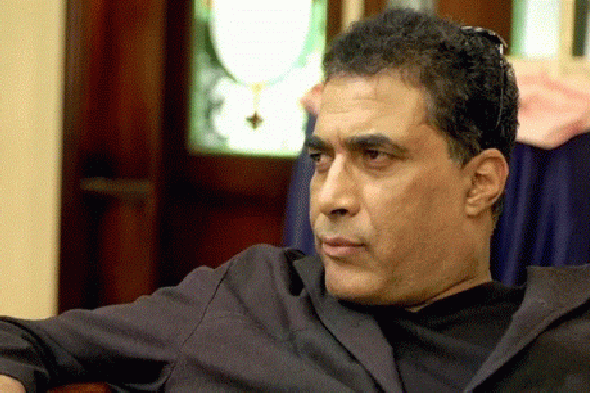 رد فعل صادم من الفنان فريد شوقي على مقارنته بـ أحمد زكي: (مع احترامي مفيش مقارنة)