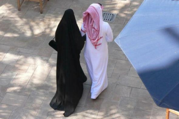 شاهد: امرأة سعودية تزوجت ابن عمها عقب طلاقها بأيام وأنجبت ولدًا.. وعند بلوغه 40 عامًا كانت المفاجأة!