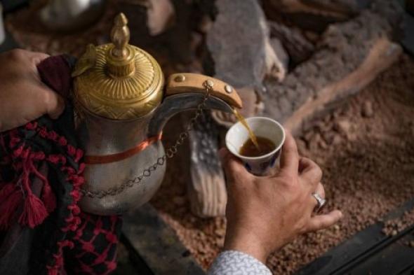 شاهد .. "صدمة جيرانها! مواطنة توثق ردة فعلهم بعد تذوقهم القهوة السعودية والمعمول في أمريكا.. اتفرج الفيديو الآن"